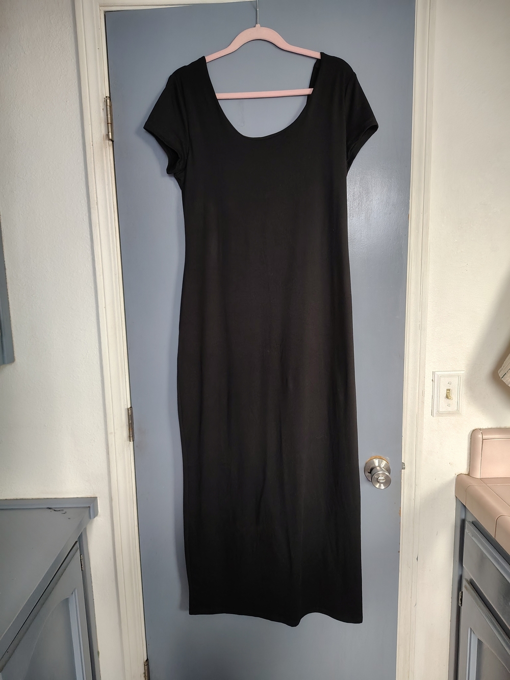 Black Scoop-Neck Short-Sleeve Maxi Dress